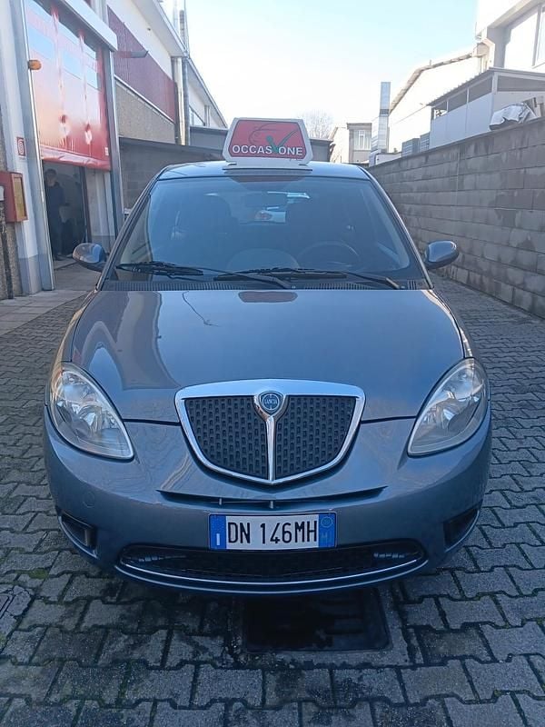 Usata Lancia Ypsilon 59 CV (43 kW) 2008 Argento Utilitaria