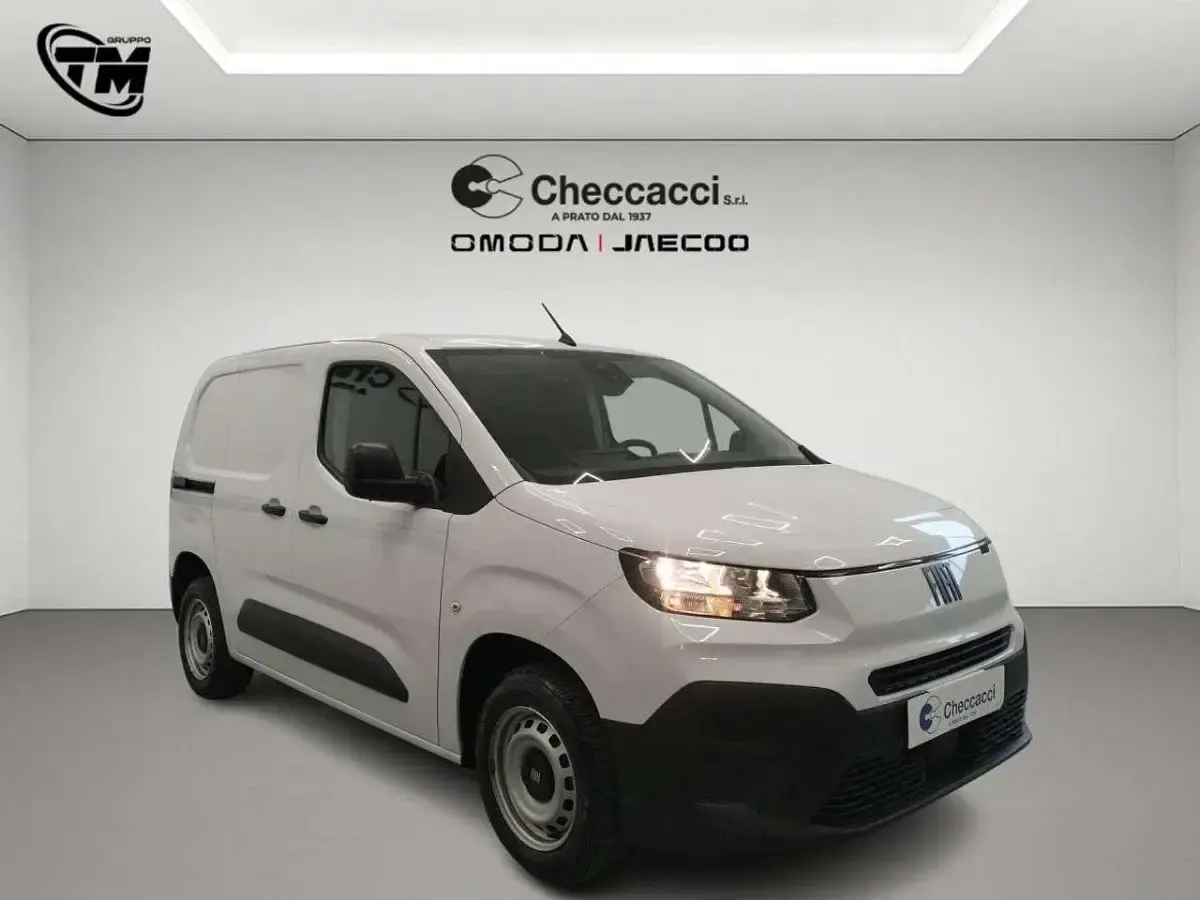 Usata Fiat Doblò 101 CV (74 kW) 2024 Bianco Monovolume