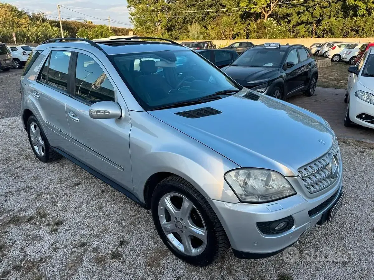 Usata Mercedes ML280 190 CV (139 kW) 2007 Grigio SUV