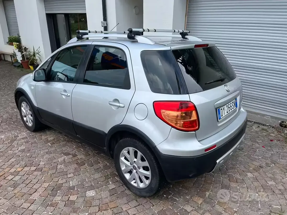 Usata Fiat Sedici Dynamic 120 CV (88 kW) 2009 Grigio SUV