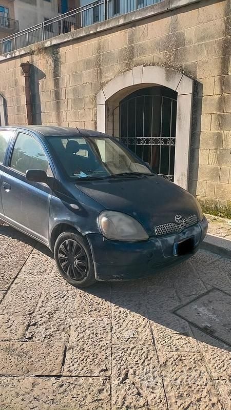 Usata Toyota Yaris 2003 Blu Utilitaria