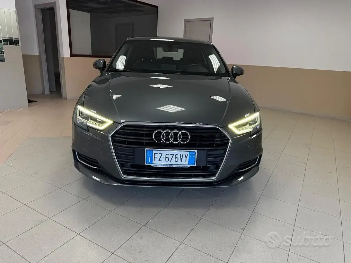 Usata Audi A3 Sport 116 CV (85 kW) 2018 Grigio Berlina