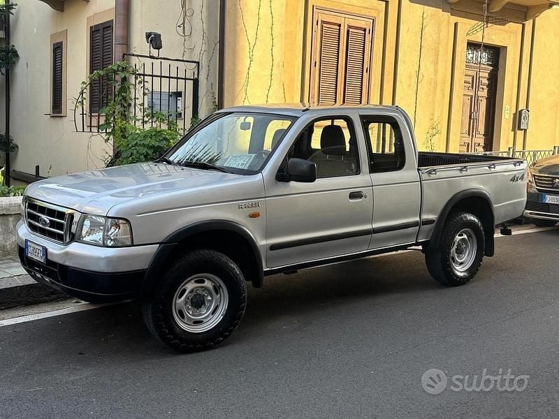 Usata Ford Ranger 109 CV (80 kW) 2006 Grigio Pick-up
