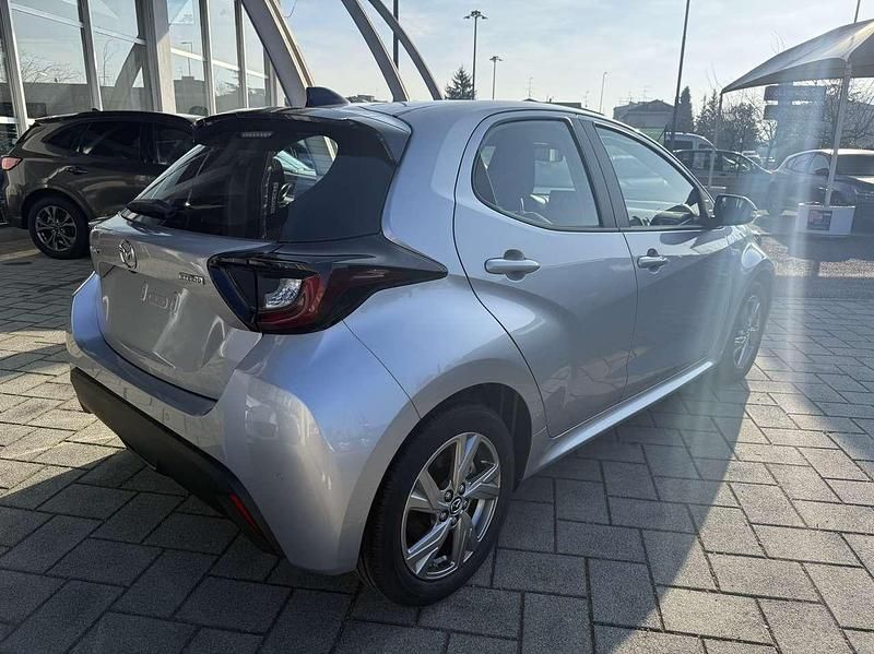 Nuova Mazda 2 Exclusive-Line 92 CV (67 kW) 2026 Argento Utilitaria