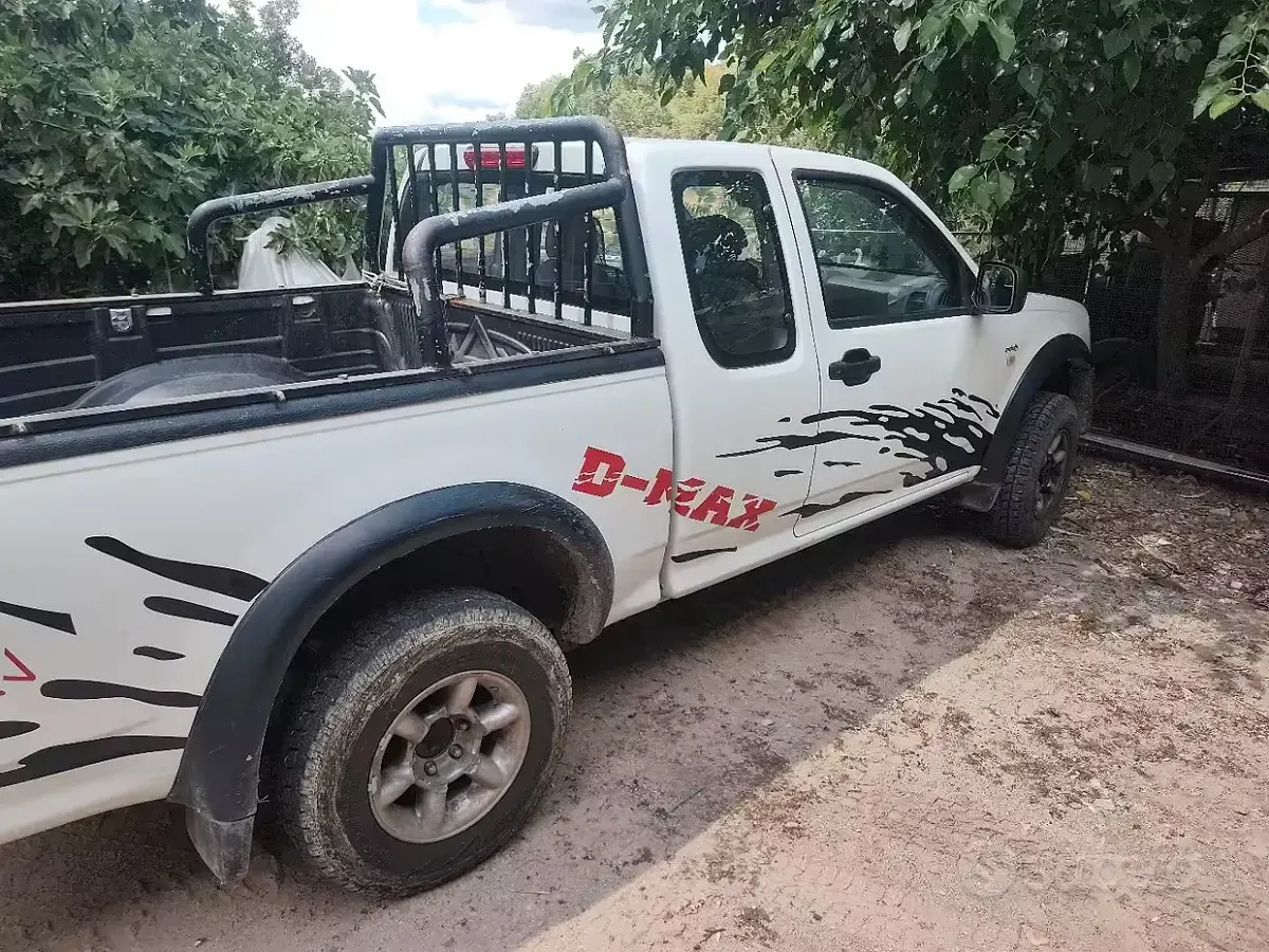 Usata Isuzu D-Max 101 CV (74 kW) 2005 Bianco SUV