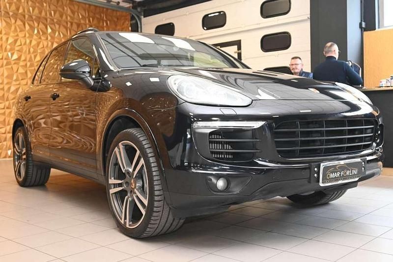Usata Porsche Cayenne Turbo Chrono 263 CV (193 kW) 2018 Nero met/pellealcantara SUV