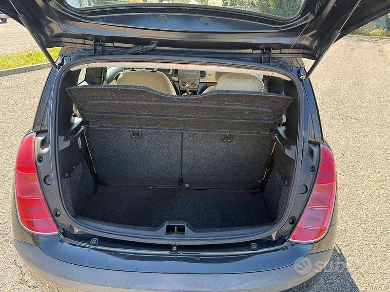 Usata Lancia Ypsilon 75 CV (55 kW) 2003 Nero Utilitaria