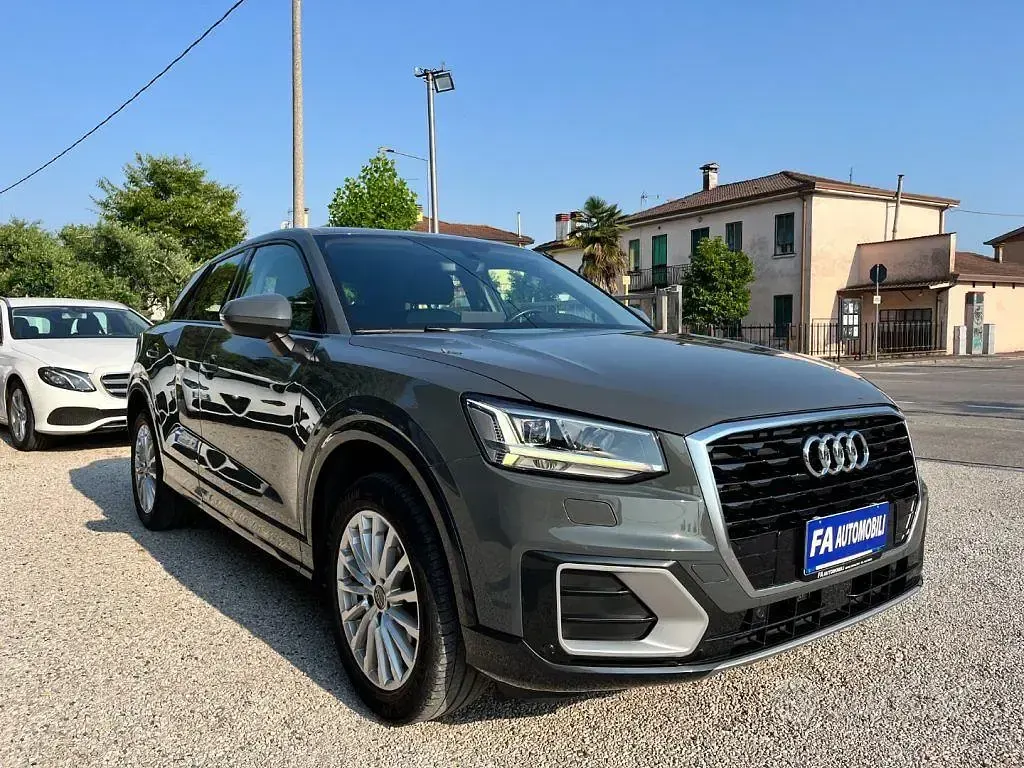Usata Audi Q2 Business 116 CV (85 kW) 2019 Grigio SUV