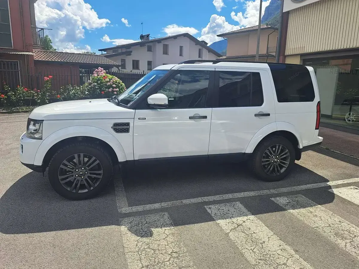 Usata Land Rover Discovery 4 HSE 249 CV (183 kW) 2016 Bianco SUV