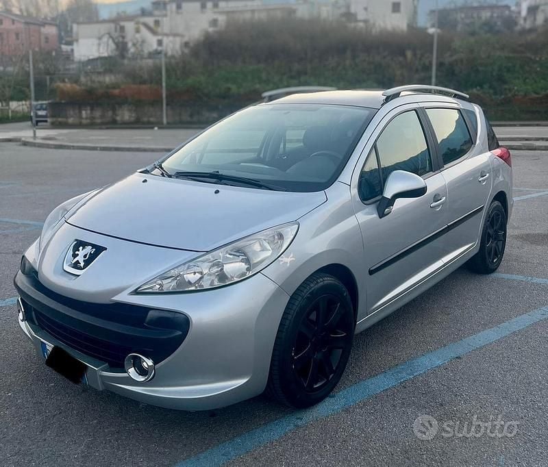 Usata Peugeot 207 90 CV (66 kW) 2008 Grigio Station wagon