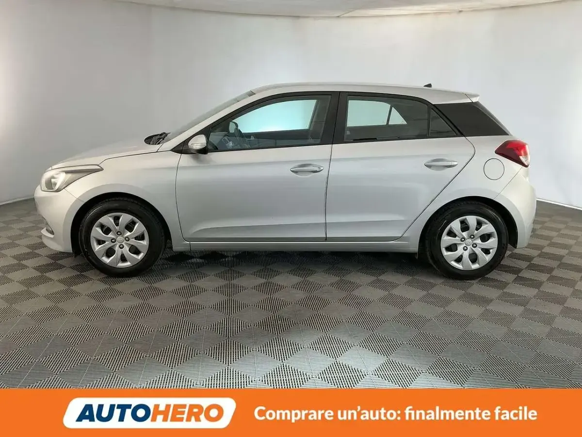 Usata Hyundai i20 Classic 84 CV (61 kW) 2017 Grigio Berlina