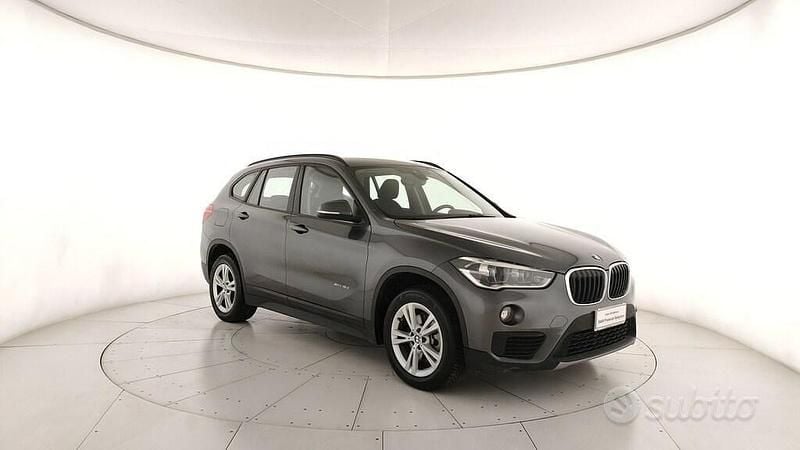 Grigio Usata 2019 BMW X1 Efficient Dynamics SUV | 17.900 € (Super prezzo) - Immagine 1/4