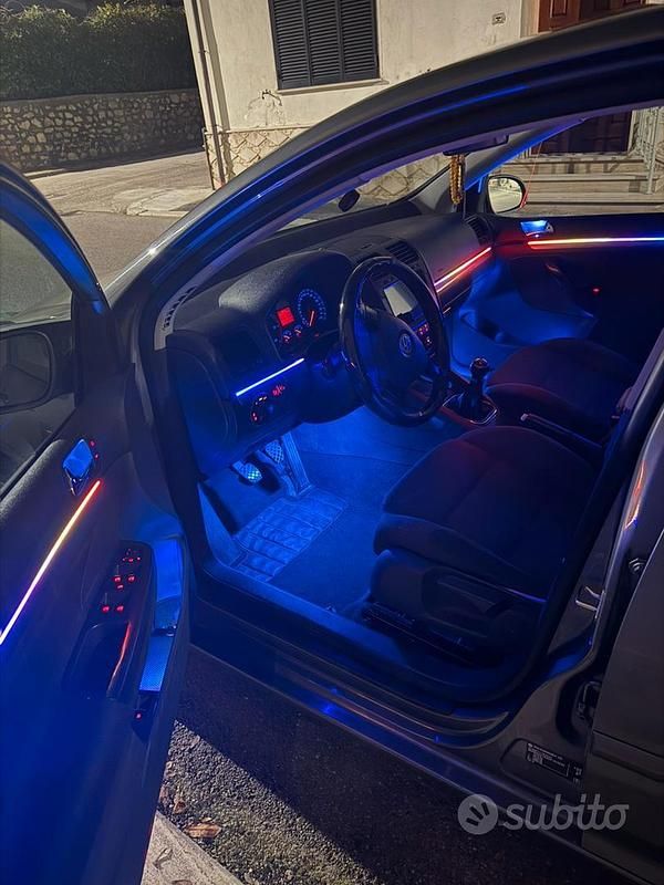 Begagnad VW Golf V 2005 Grå Halvkombi