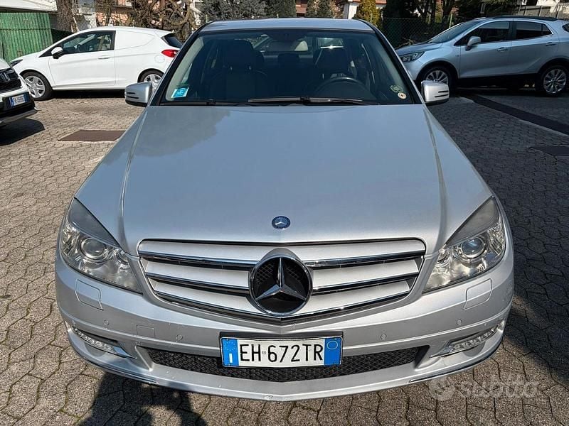 Usata Mercedes C200 Avantgarde 184 CV (135 kW) 2011 Grigio Berlina