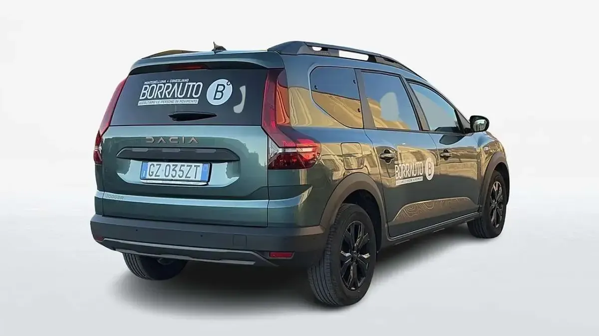 Usata Dacia Jogger 101 CV (74 kW) 2025 Verde Monovolume