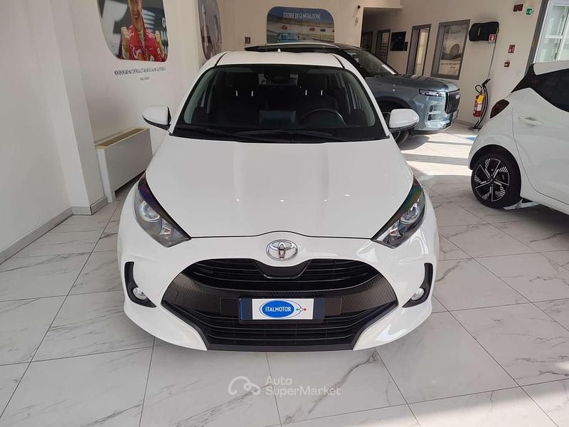 Usata Toyota Yaris Active 72 CV (52 kW) 2023 Super white Utilitaria