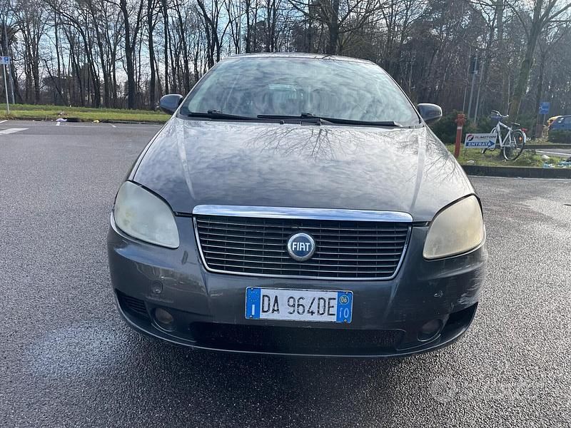 Usata Fiat Croma 149 CV (109 kW) 2006 Marrone Station wagon