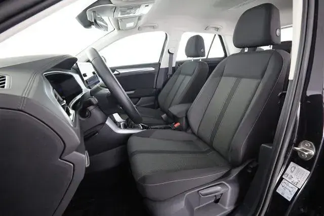 Usata VW T-Roc Life 110 CV (80 kW) 2024 Nero perla SUV