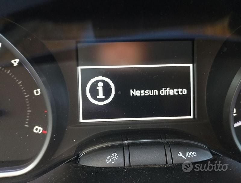 Usata Peugeot 208 2017 Utilitaria