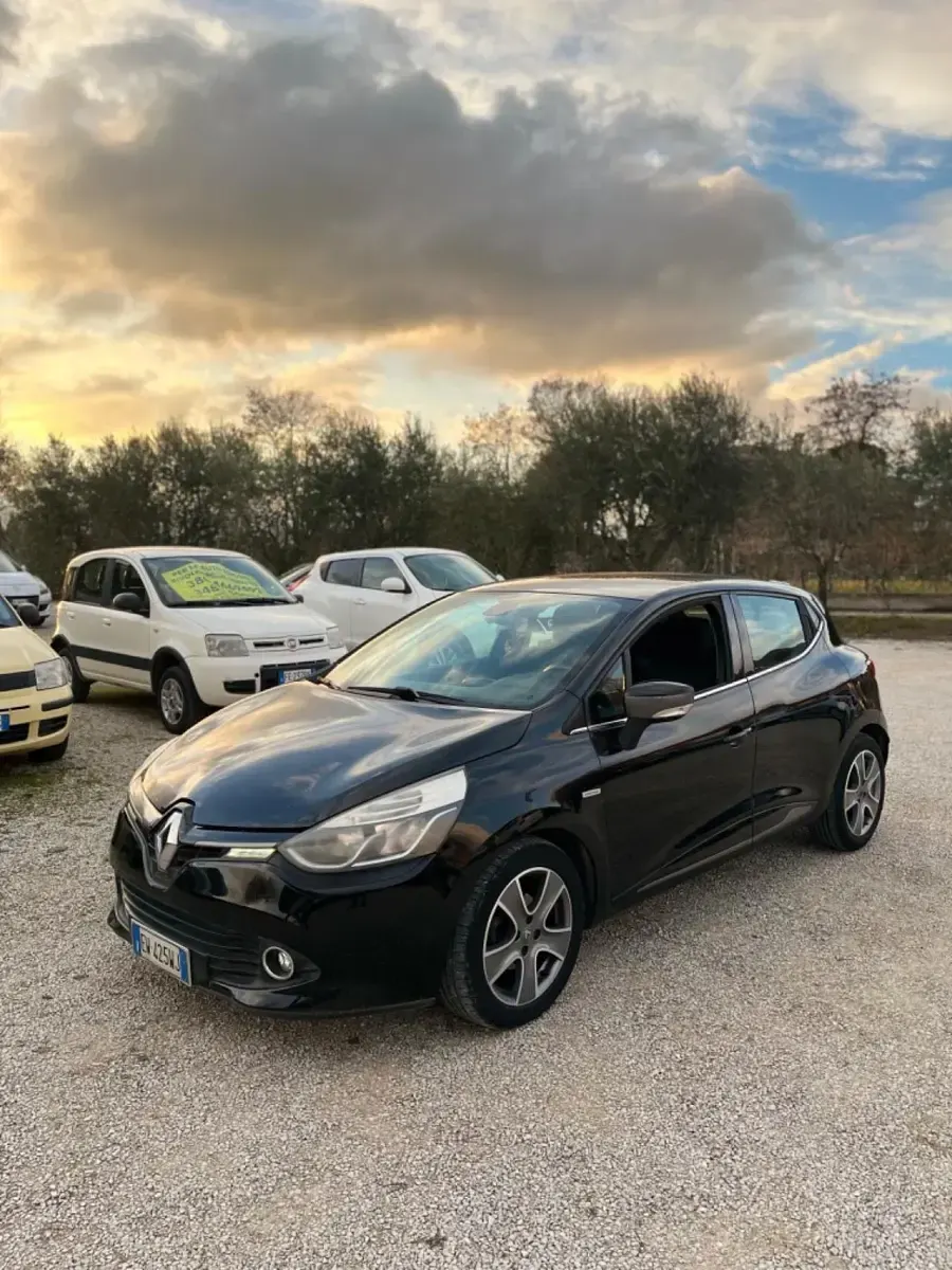 Usata Renault Clio 74 CV (54 kW) 2015 Nero Utilitaria