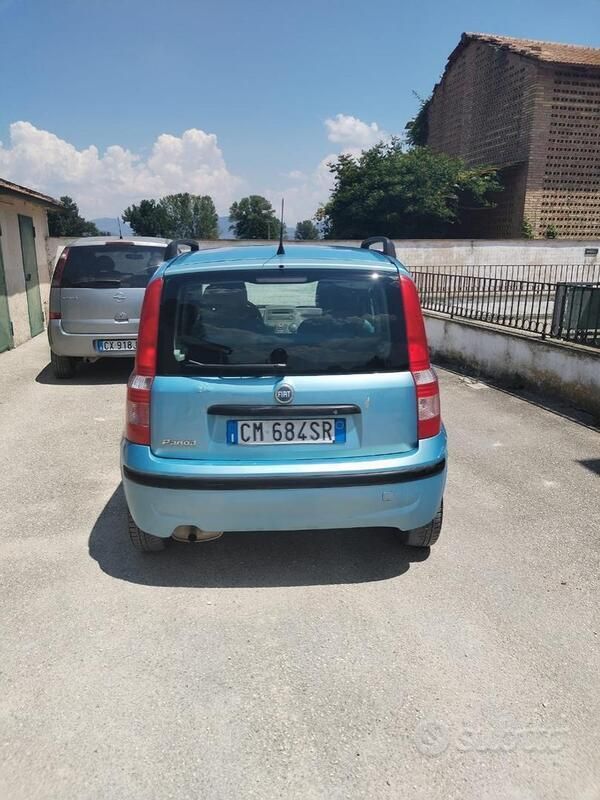 Usata Fiat Punto 80 CV (58 kW) 2004 Utilitaria