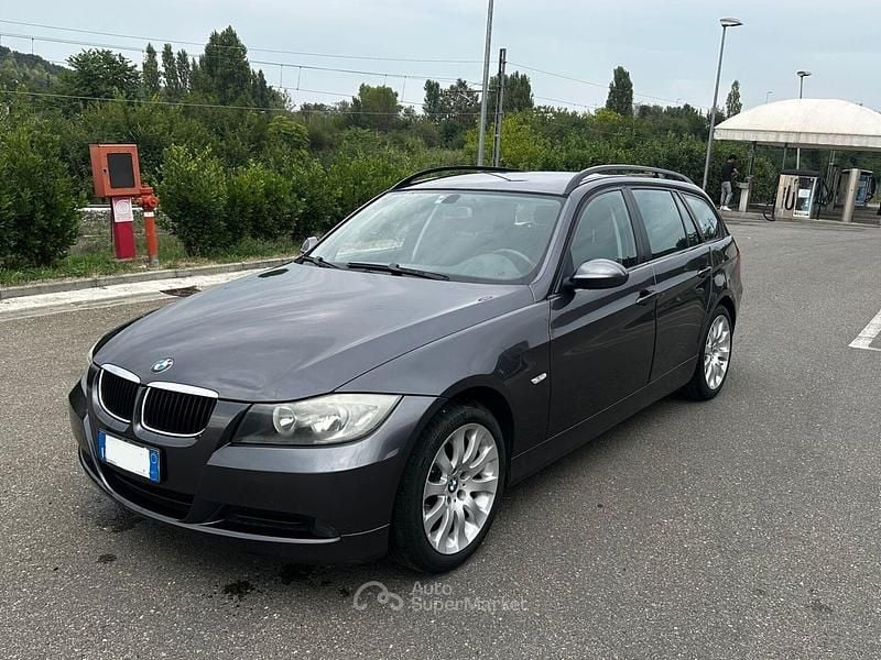 Grigio Usata 2008 BMW 320 Station wagon | 4900 € (Buon prezzo) - Immagine 1/4
