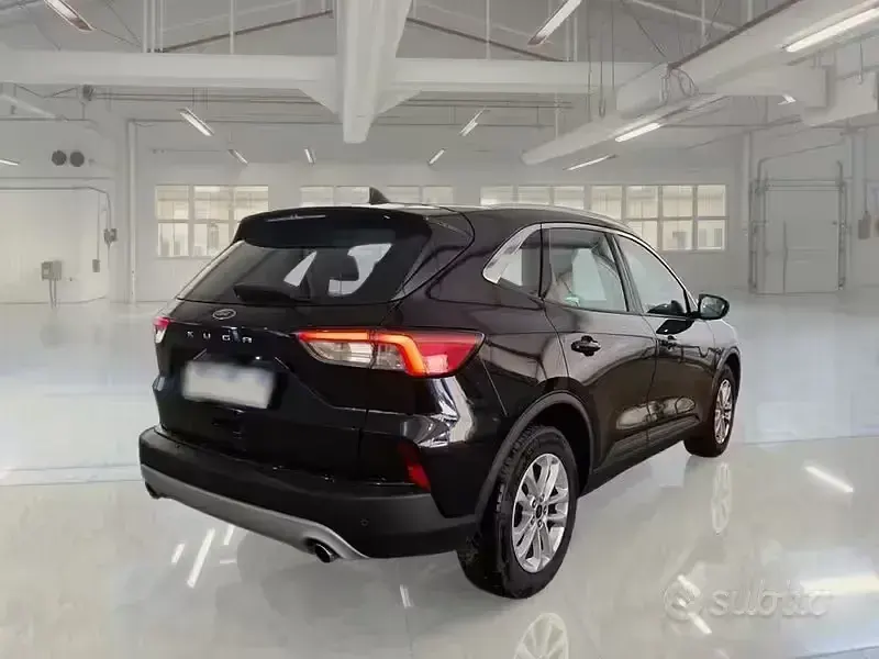 Usata Ford Kuga Titanium 119 CV (87 kW) 2021 Nero SUV