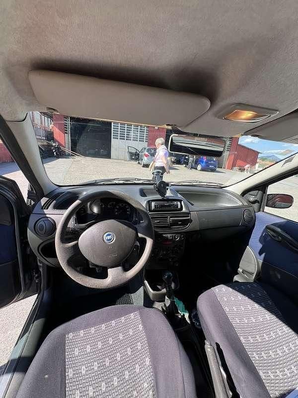 Usata Fiat Punto Dynamic 60 CV (44 kW) 2004 Utilitaria