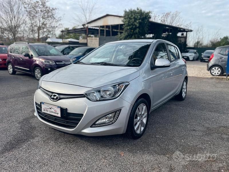 Usata Hyundai i20 Edition 86 CV (63 kW) 2014 Grigio Berlina