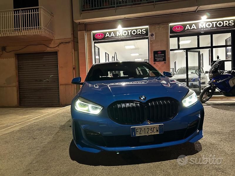Usata BMW 118 Shadowline 150 CV (110 kW) 2019 Blu Utilitaria