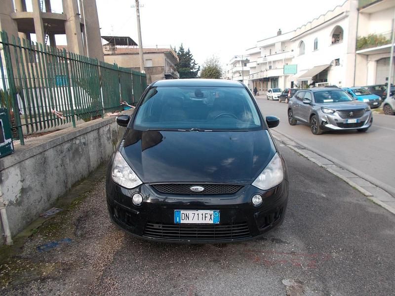 Usata Ford S-MAX Titanium 130 CV (95 kW) 2008 Nero Monovolume