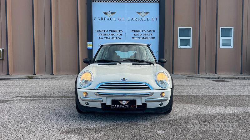 Begagnad Mini One D 88 HK (64 kW) 2005 Beige Halvkombi