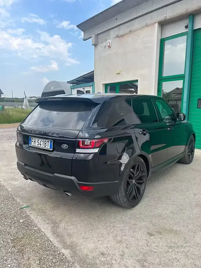 Käytetty Land Rover Range Rover Sport HSE Dynamic 249 HP (183 kW) 2018 Musta Katumaasturi