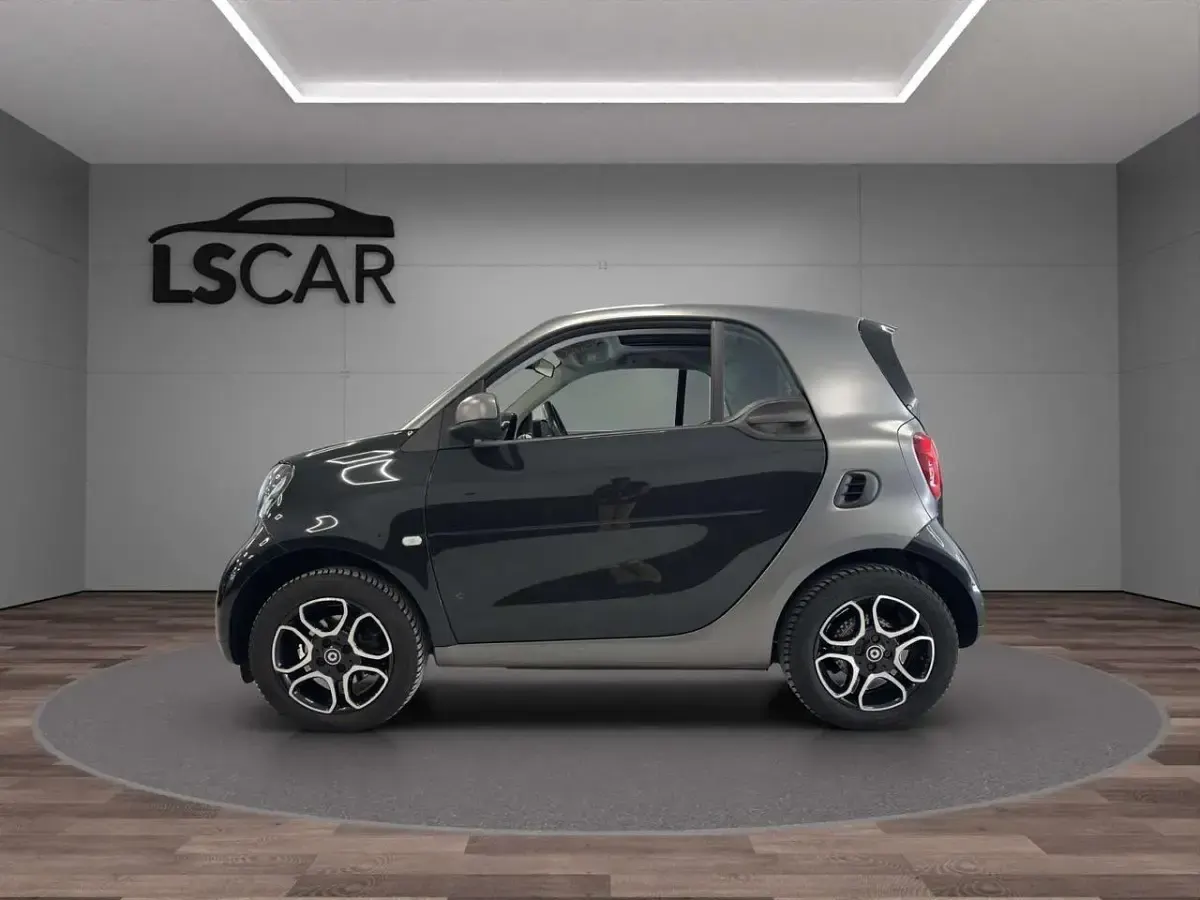 Usata Smart ForTwo Cabrio Prime 70 CV (51 kW) 2017 Viola Cabrio