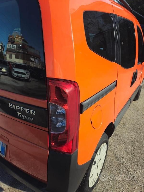 Usata Peugeot Bipper Premium 75 CV (55 kW) 2011 Arancione Monovolume