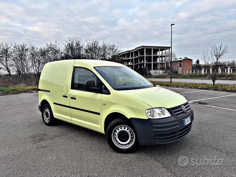 Usata VW Caddy 105 CV (77 kW) 2007 Giallo Monovolume