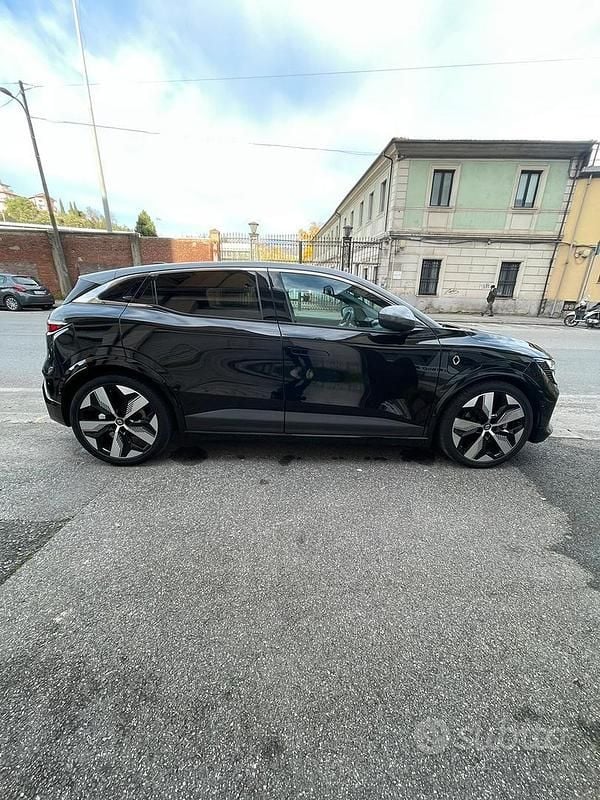 Usata Renault Megane E-Tech 161 kW (220 CV) 2023 Nero Berlina