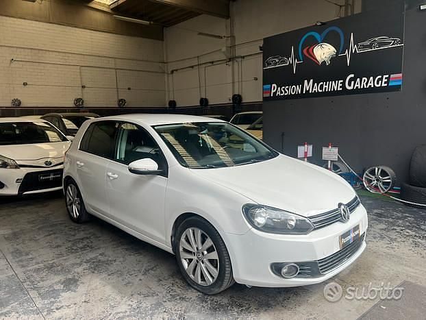 Bianco Usata 2011 VW Golf VI Highline Due volumi | 8200 € (Buon prezzo) - Immagine 1/4