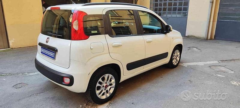 Usata Fiat Panda Lounge 69 CV (50 kW) 2016 Bianco pastello Utilitaria