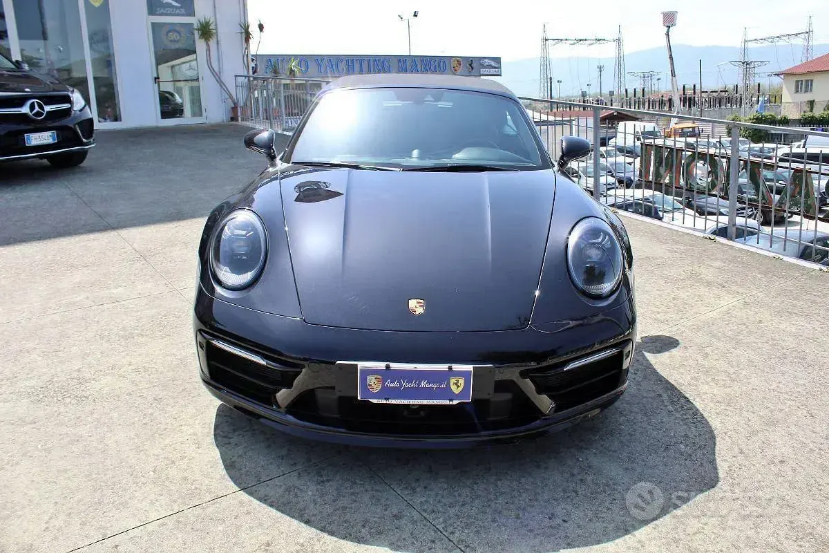 Usata Porsche 992 450 CV (330 kW) 2021 Nero Cabrio