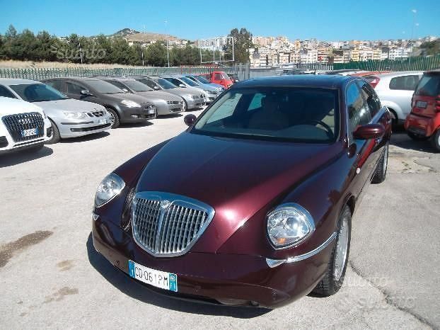 Usata 2003 Lancia Thesis Tre volumi | 1500 € - Immagine 1/4