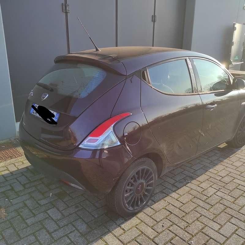 Usata Lancia Ypsilon S 69 CV (50 kW) 2014 Lilla Utilitaria
