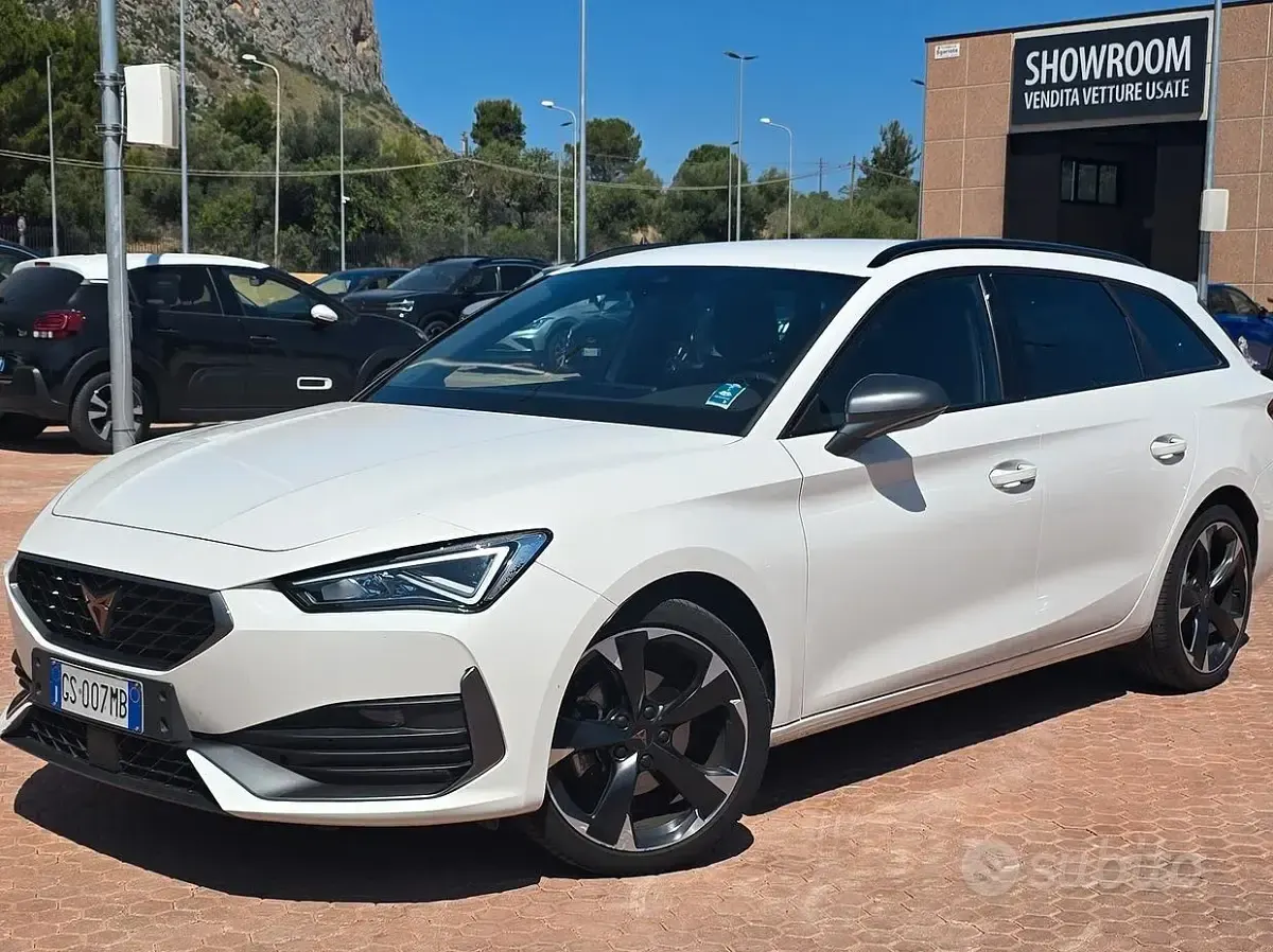 Usata Seat Leon Style 150 CV (110 kW) 2023 Bianco Station wagon