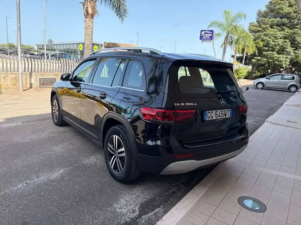 Usata Mercedes GLB180 Business 116 CV (85 kW) 2021 Nero SUV