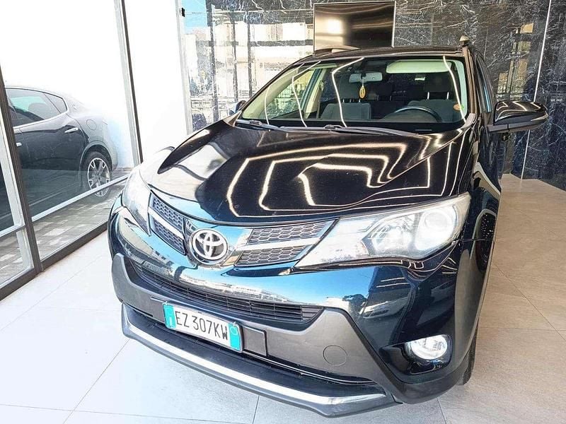 Usata Toyota RAV4 Lounge 124 CV (91 kW) 2015 Nero SUV