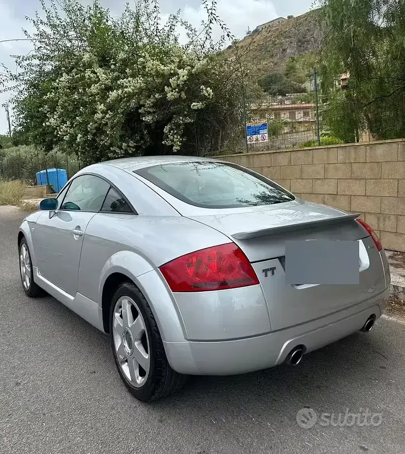 Usata Audi TT 225 CV (165 kW) 1999 Grigio Coupé
