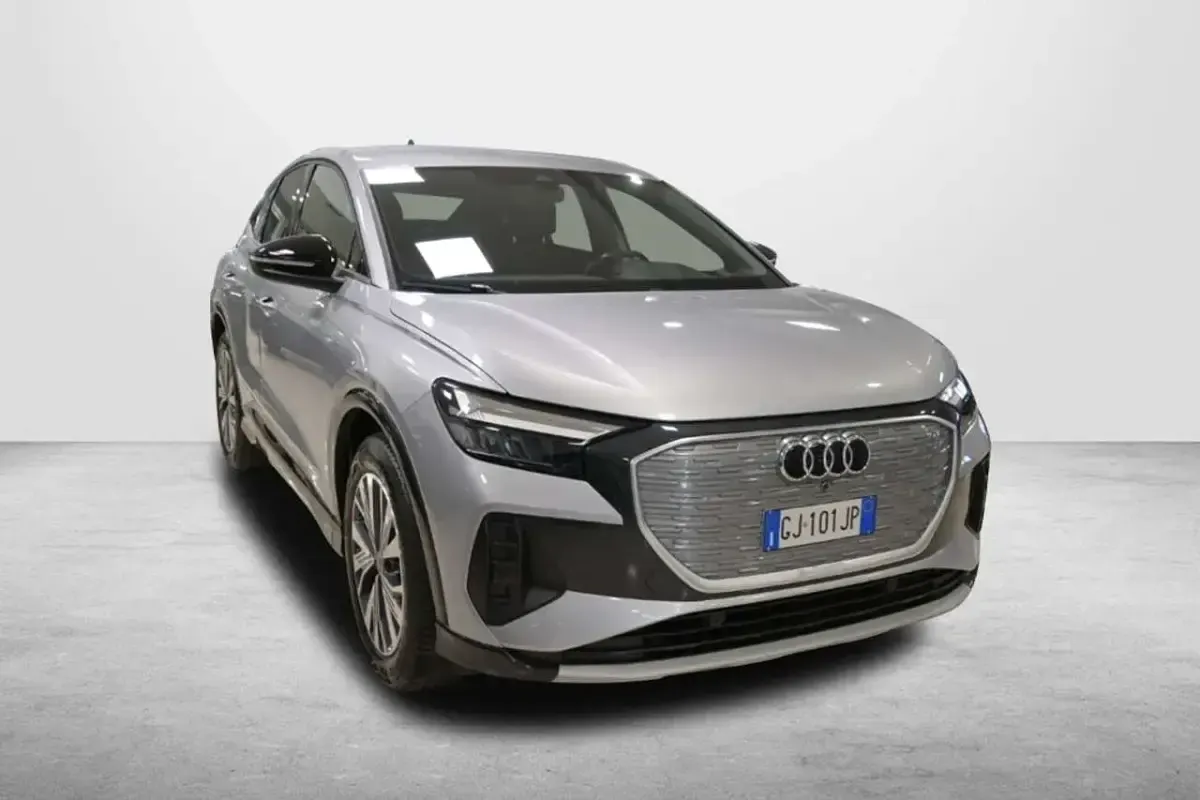 Usado Audi Q4 Sportback e-tron 69 kW (95 CV) 2022 Plateado SUV