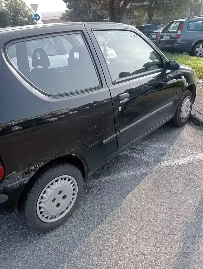 Usata Fiat 600 110 CV (80 kW) 2003 Nero