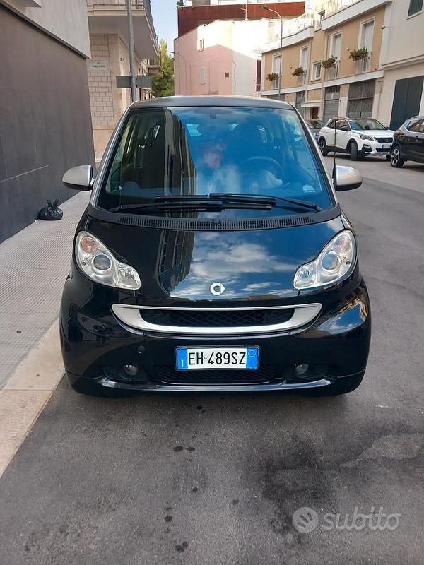 Usata Smart ForTwo Coupé 61 CV (44 kW) 2011 Utilitaria