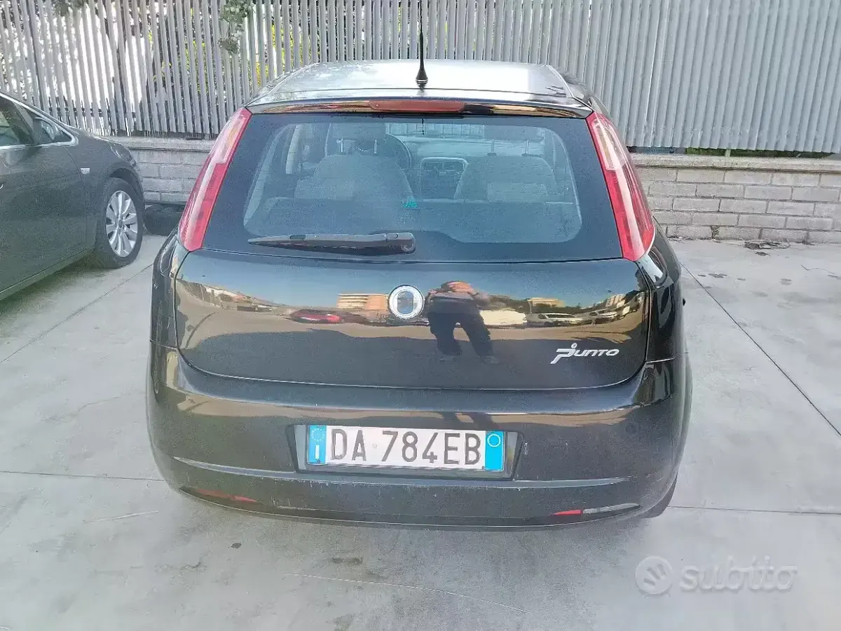 Usata Fiat Grande Punto 75 CV (55 kW) 2006 Nero Utilitaria